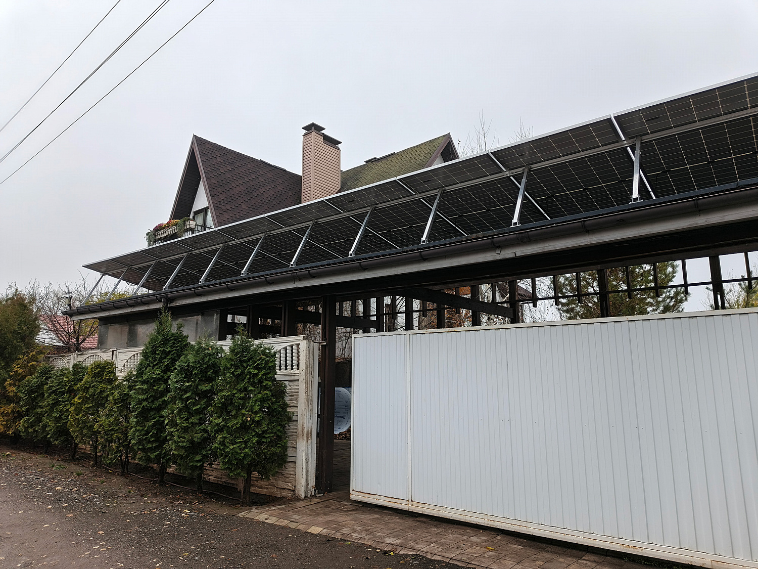 Загородный дом, СЭС 10,8 кВт + СНЭ (Волгоградская область)